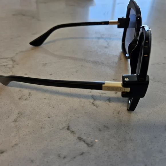 Gucci Black Oversized Sunglasses